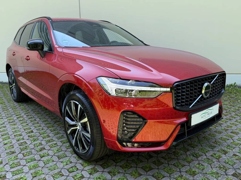 Volvo XC60 2.0 B4 mHEV Plus Dark A/T