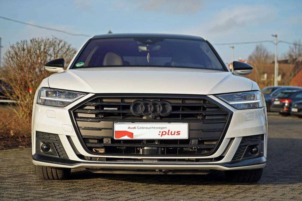 Audi A8 Long 55 3.0 TFSI V6 quattro tiptronic.