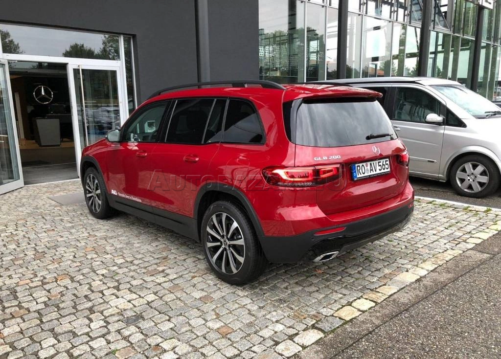 Mercedes-Benz GLB 200 A/T