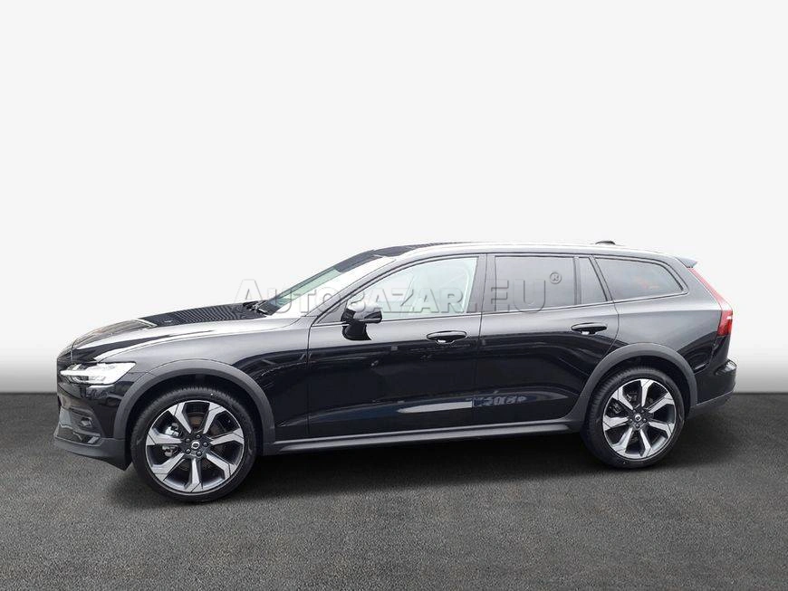 Volvo V60 CC B4 mHEV Plus A/T AWD