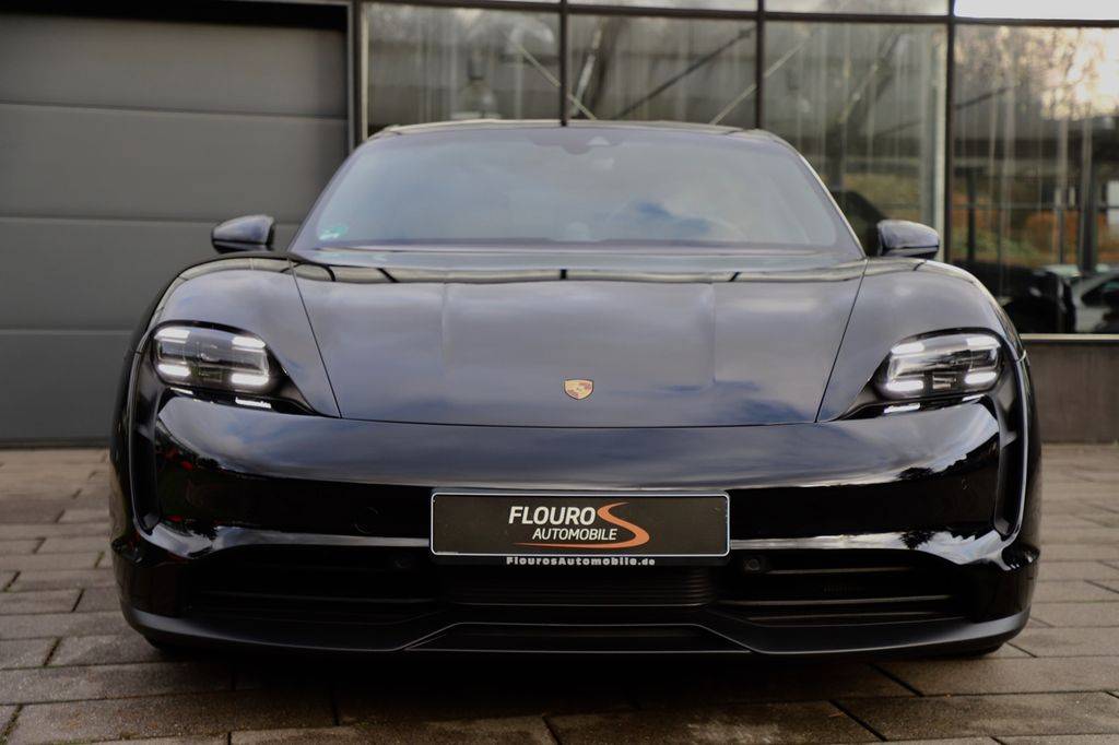 Porsche Taycan Turbo