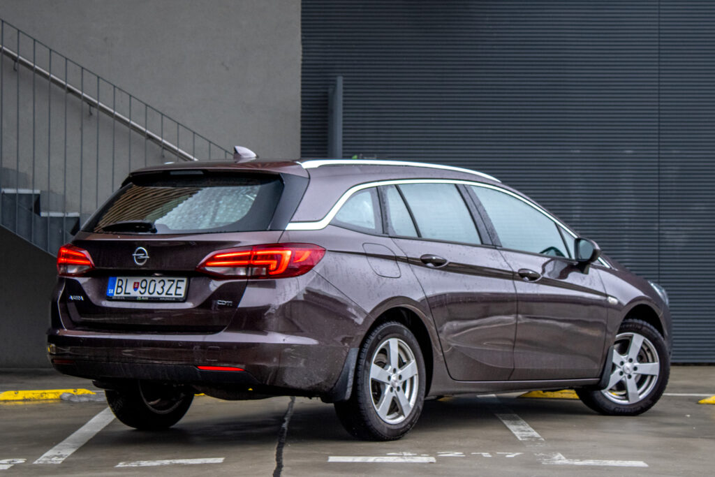 Opel Astra ST