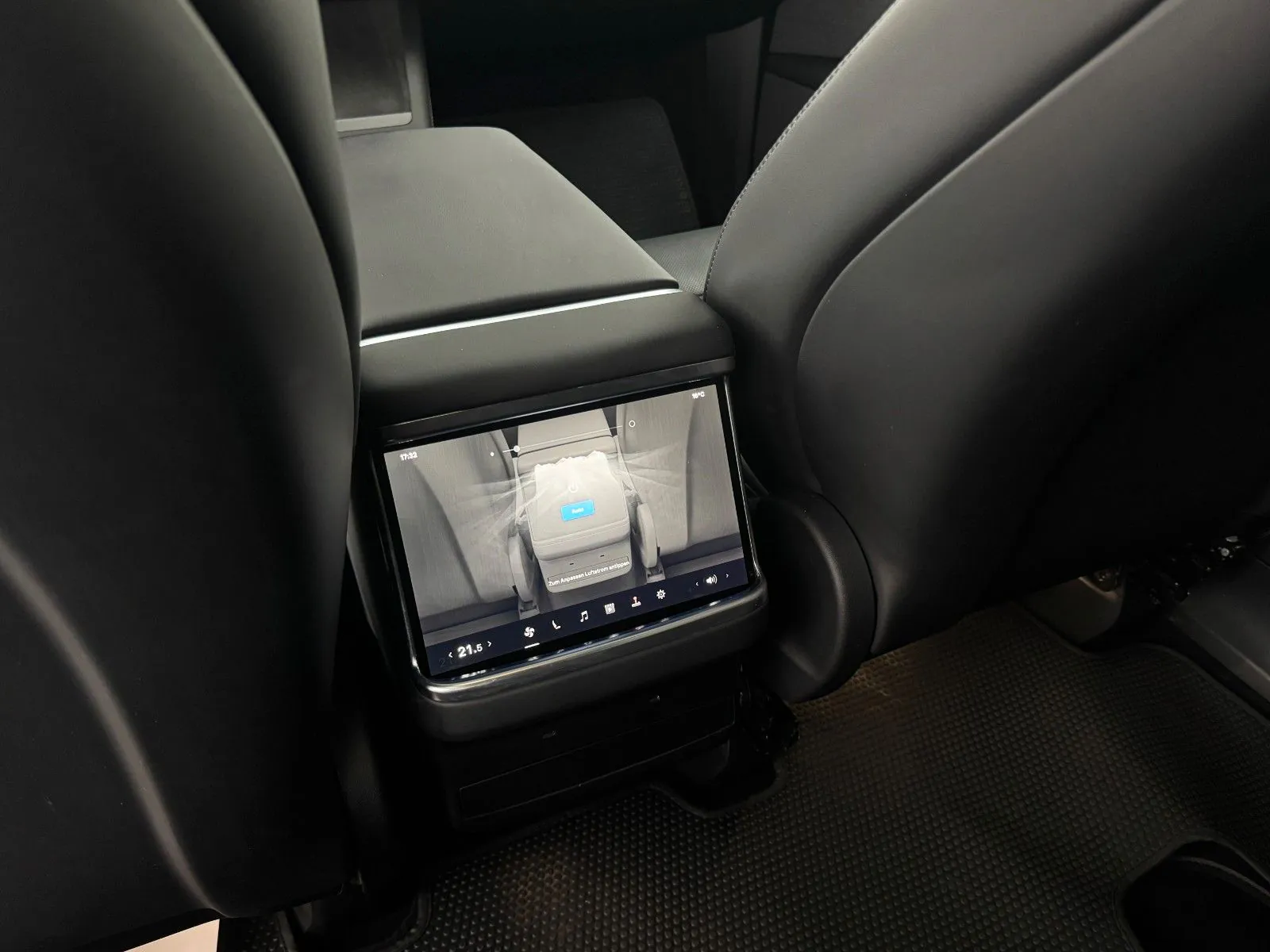 Tesla Model X 2023 na predaj – fotografia 23