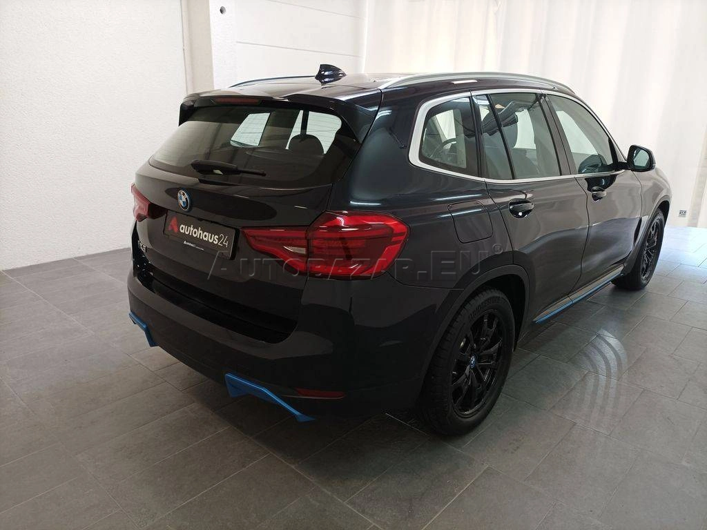 BMW iX3 A/T