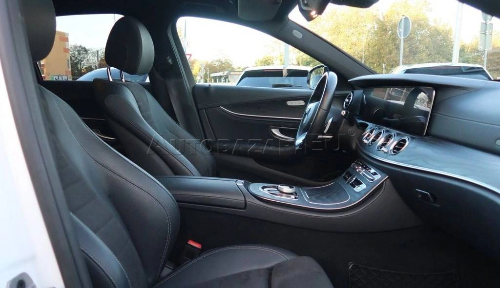 Mercedes-Benz E trieda Sedan 300 d A/T