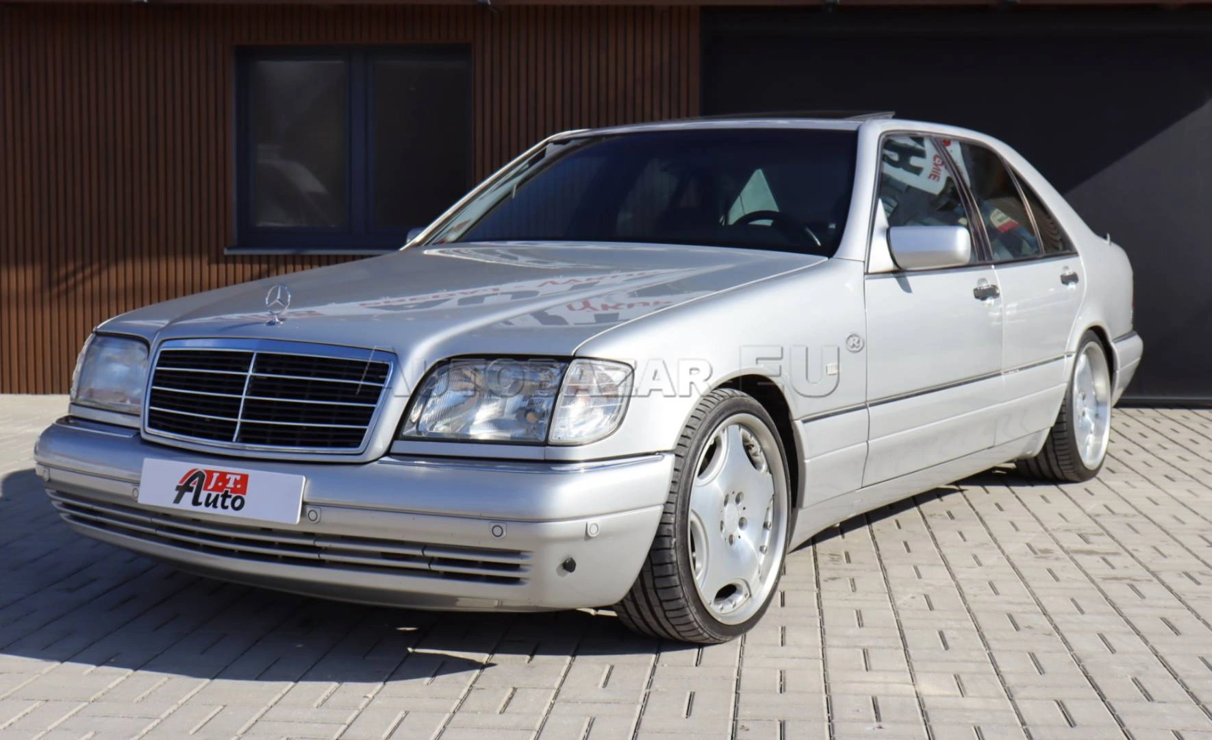 Mercedes-Benz S trieda Sedan 500