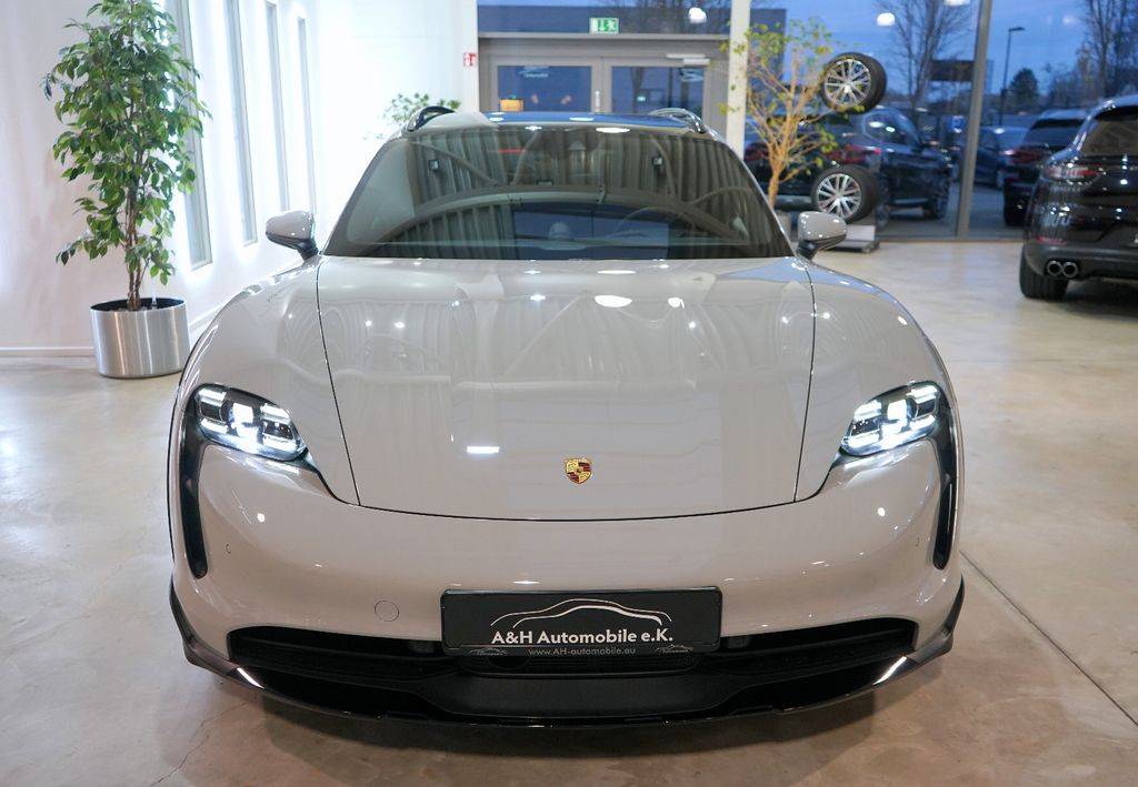 Porsche Taycan 4 Cross Turismo