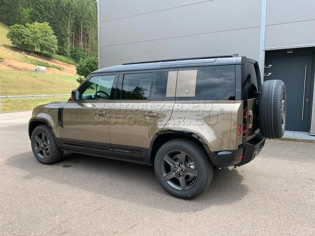 Land Rover Defender 110 3.0 I6 P400 MHEV X-Dynamic SE A/T AWD
