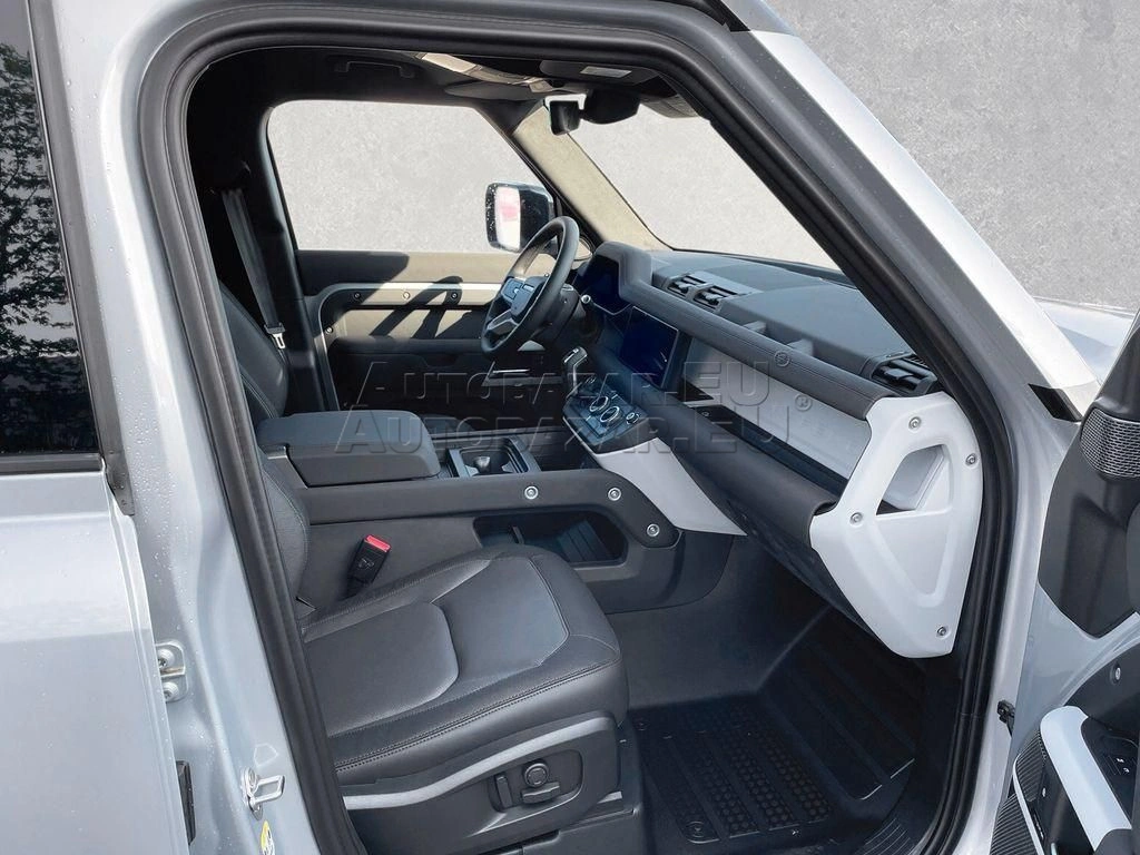 Land Rover Defender 110 3.0D I6 D250 MHEV X-Dynamic SE A/T AWD
