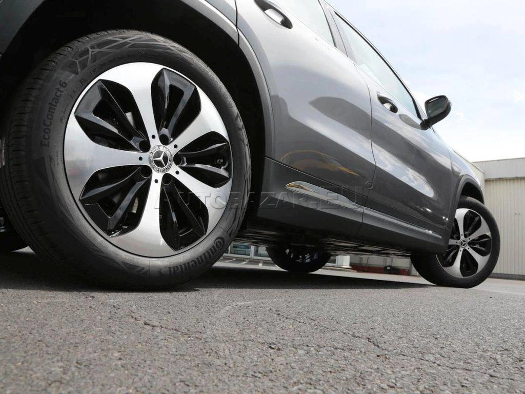 Mercedes-Benz GLA 200 d A/T
