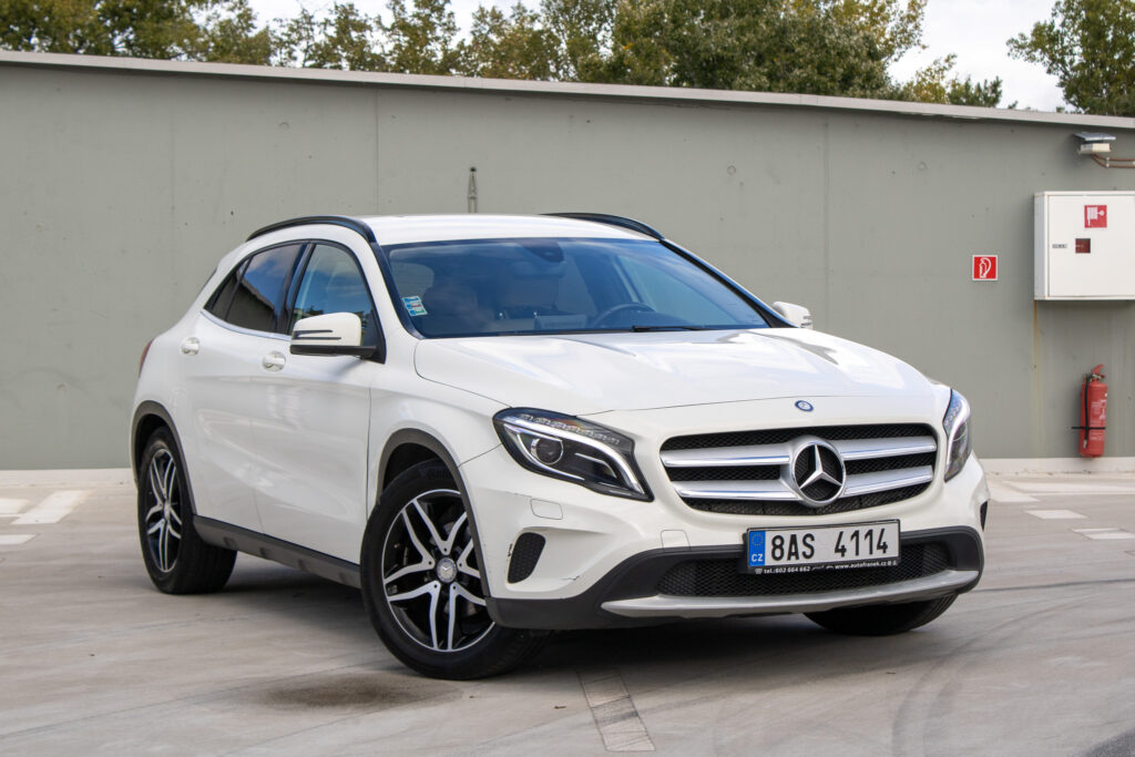 Mercedes-Benz GLA trieda