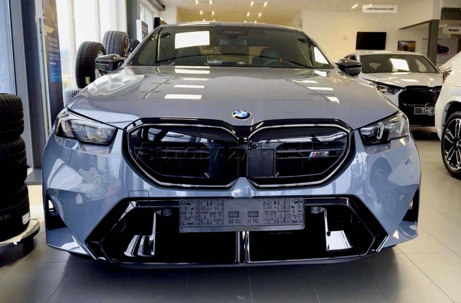 BMW M5 Competition  Storm Bay/ Panorama, B&W–Iconic Glow – 114.000€ NETTO