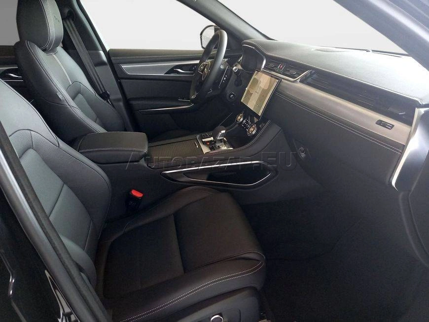 Jaguar F-Pace 2.0 I4 P250 R-Dynamic SE AWD A/T