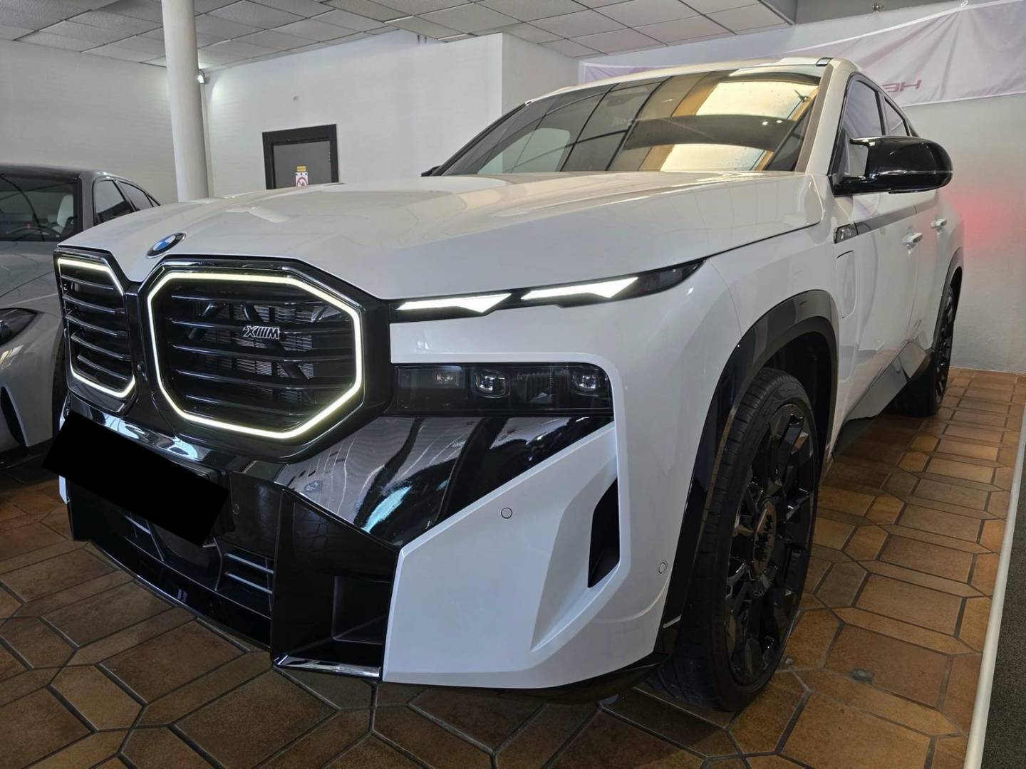 BMW XM 50e/ / TOP STAV / Plug-in/ 99 000€ NETTO/