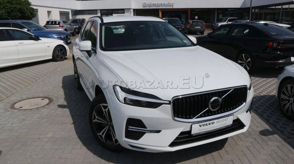 Volvo XC60 B4 Momentum Pro A/T