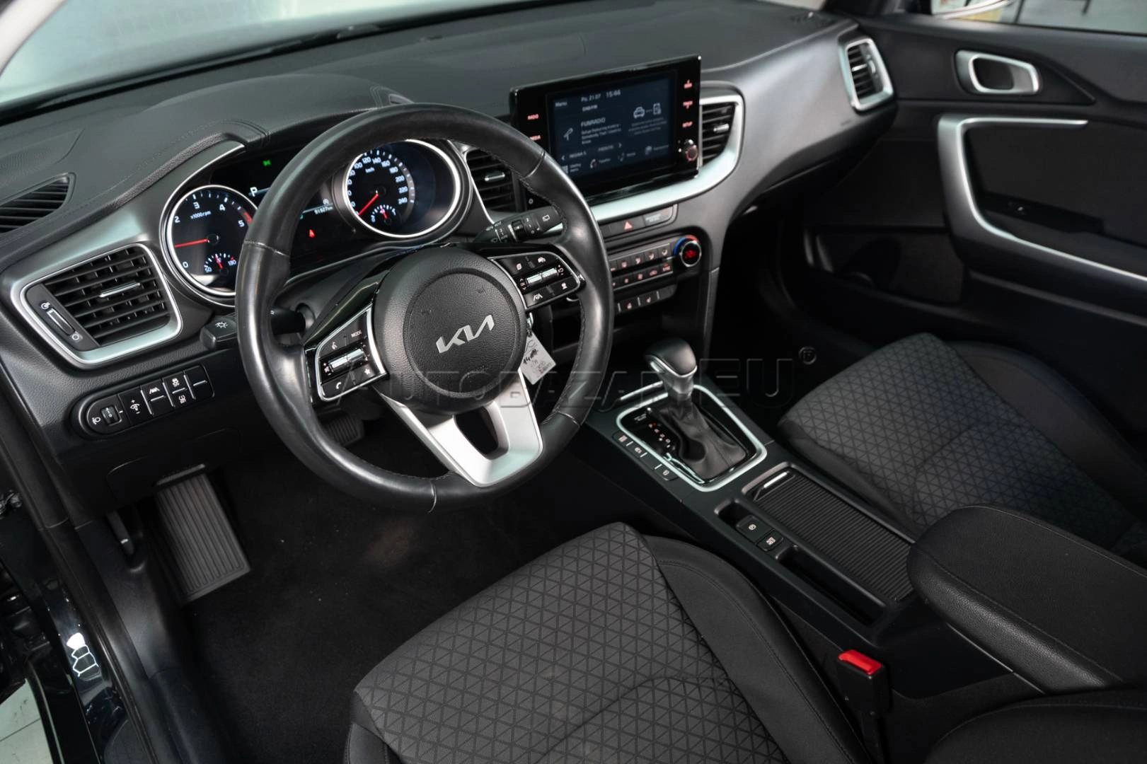 Kia Ceed SW 1.6 CRDi MHEV Platinum A/T