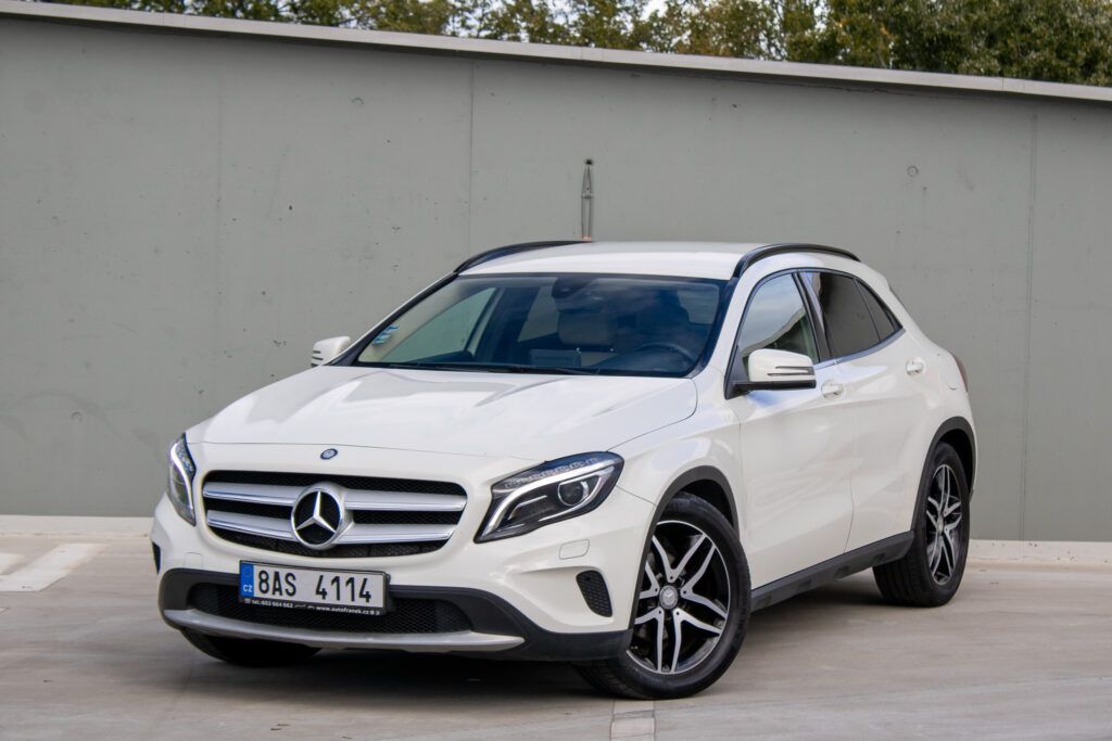 Mercedes-Benz GLA trieda