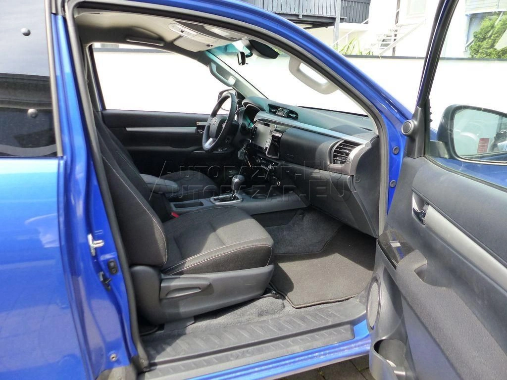 Toyota Hilux DC 2.4 I D-4D Active 4x4 A/T