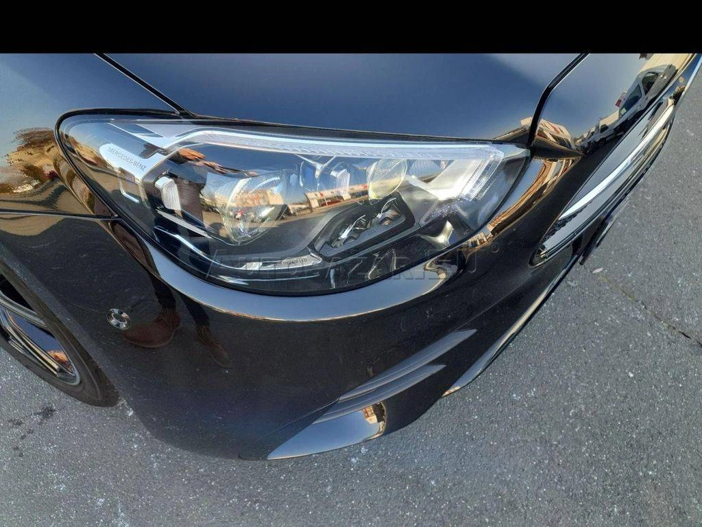 Mercedes-Benz E trieda Sedan 300 d mHEV 4MATIC A/T