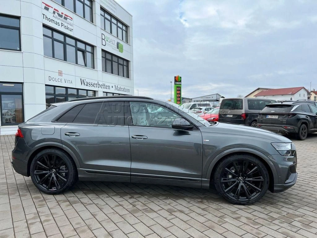 Audi Q8 55 TFSI mHEV quattro tiptronic