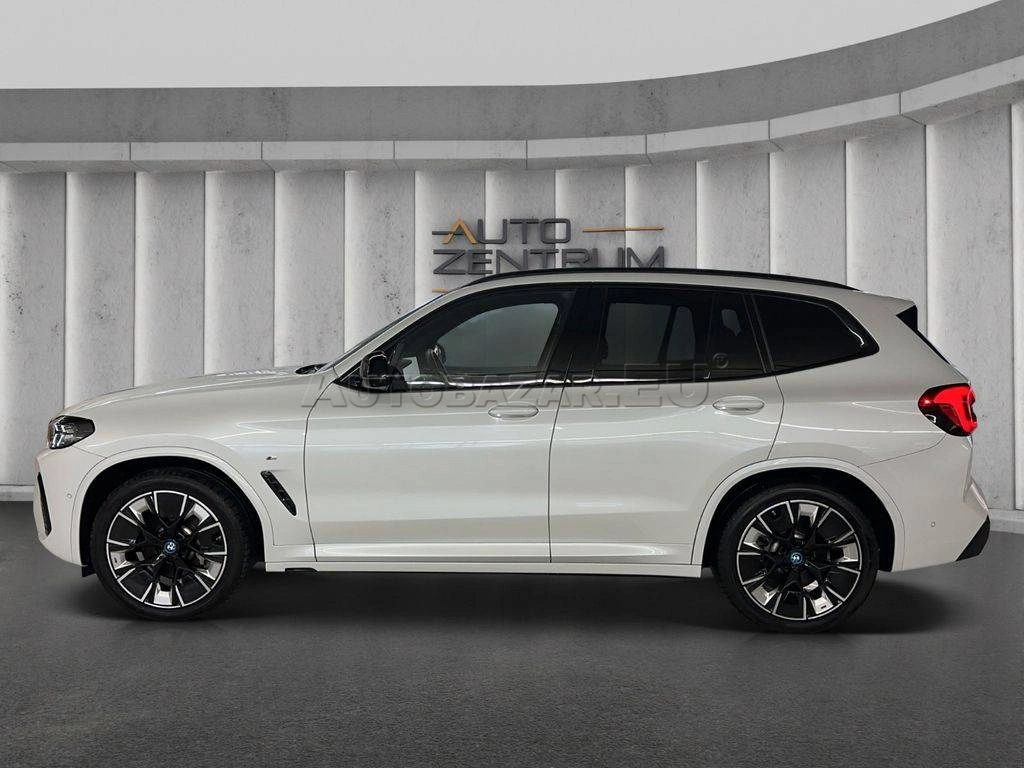 BMW iX3 A/T
