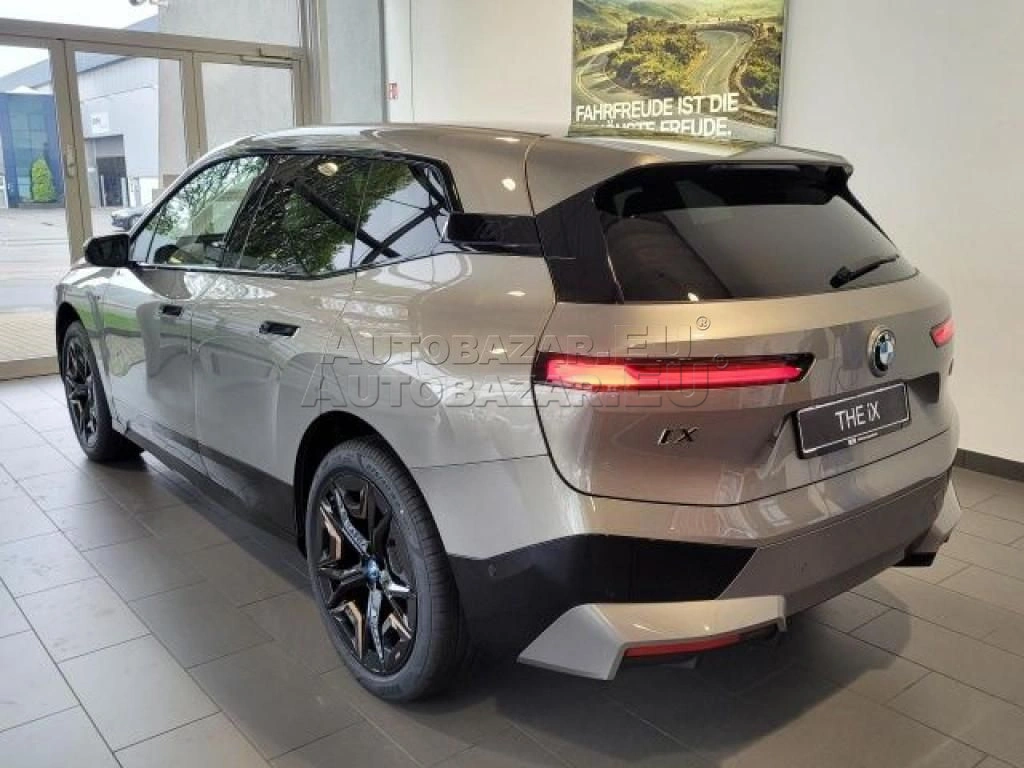 BMW iX M60
