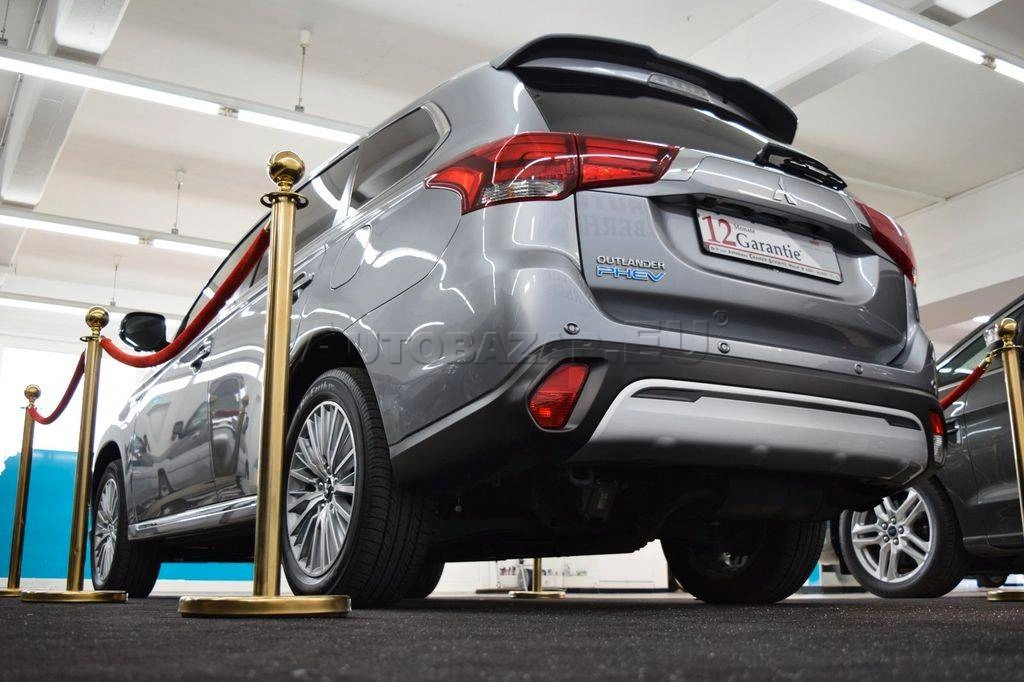 Mitsubishi Outlander PHEV Plus Spirit 4WD A/T