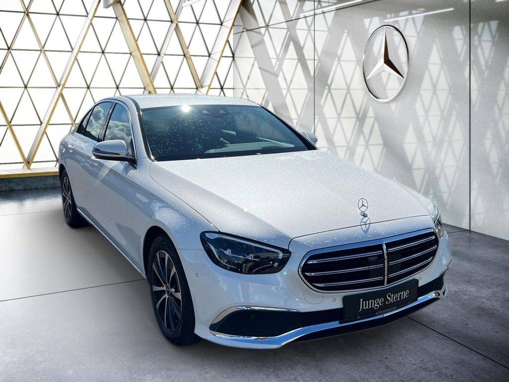 Mercedes-Benz E trieda Sedan 300 d mHEV 4MATIC A/T