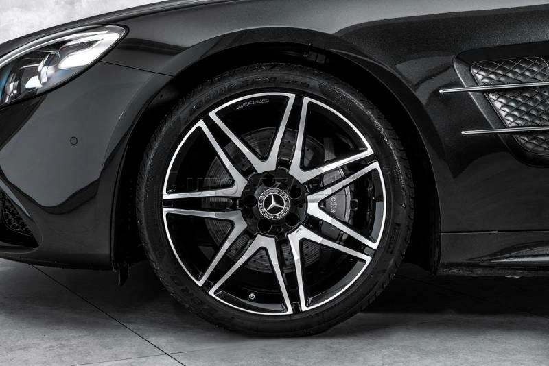 Mercedes-Benz SL Cabrio AMG Masáže H&K Nappa