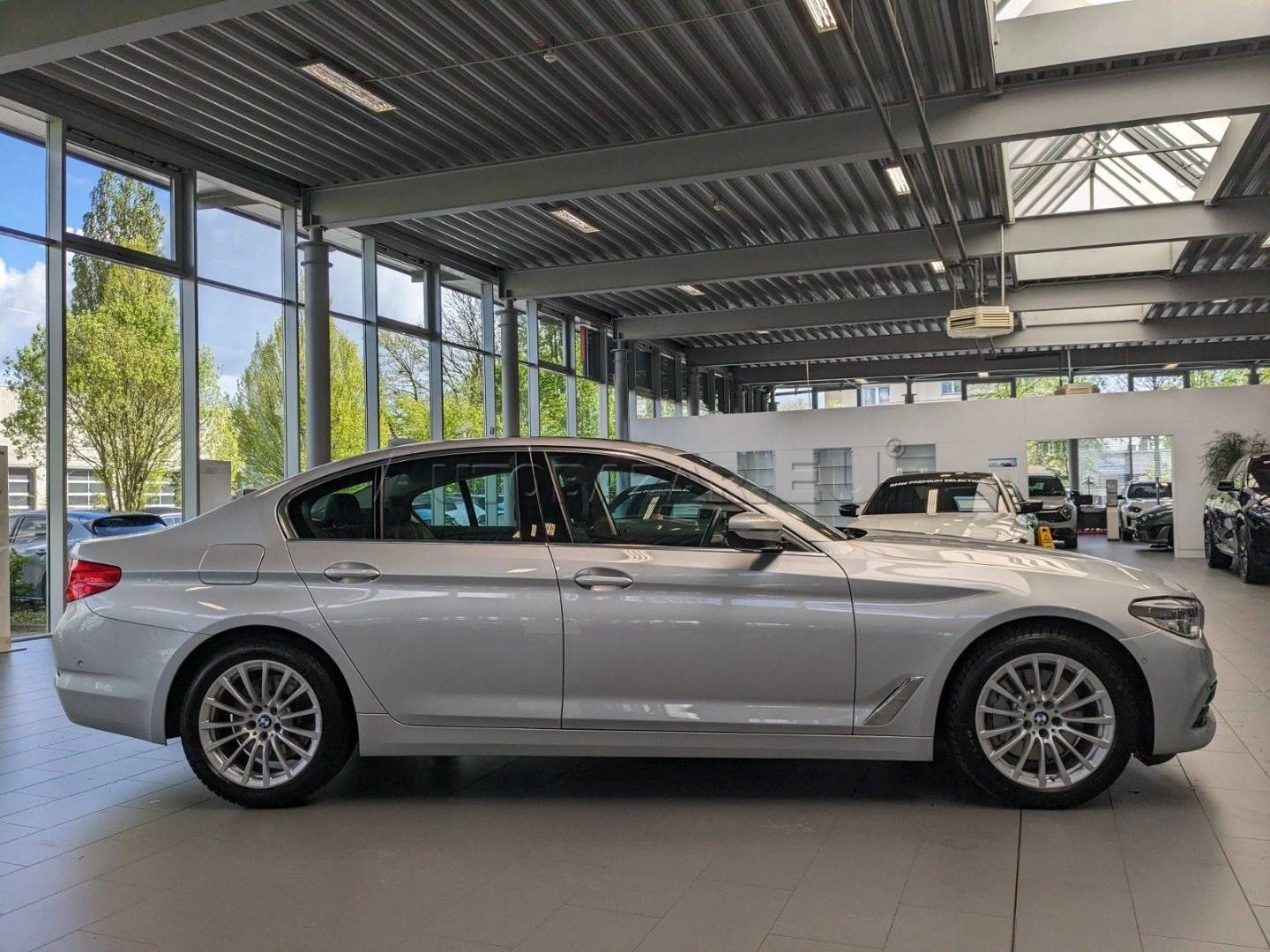 BMW Rad 5 530d xDrive A/T