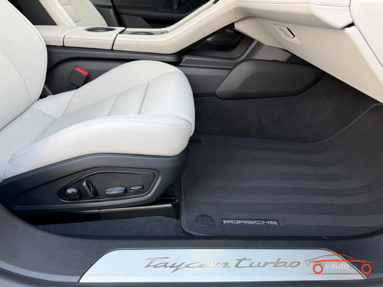 Porsche Taycan 2023 na predaj – fotografia 20