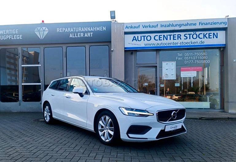 Volvo V60 B4 Momentum A/T