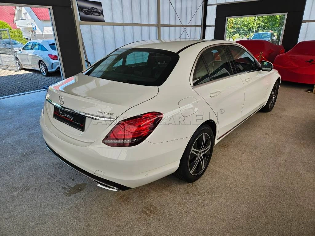 Mercedes-Benz C trieda Sedan 220 d 4MATIC A/T