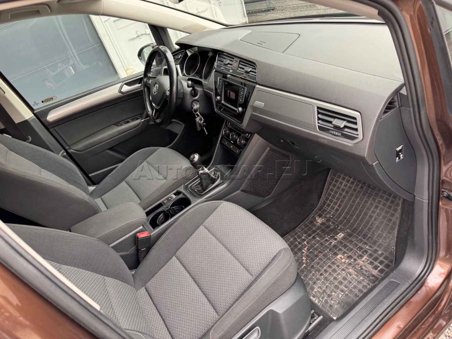 Volkswagen Touran 2015 na predaj – fotografia 14