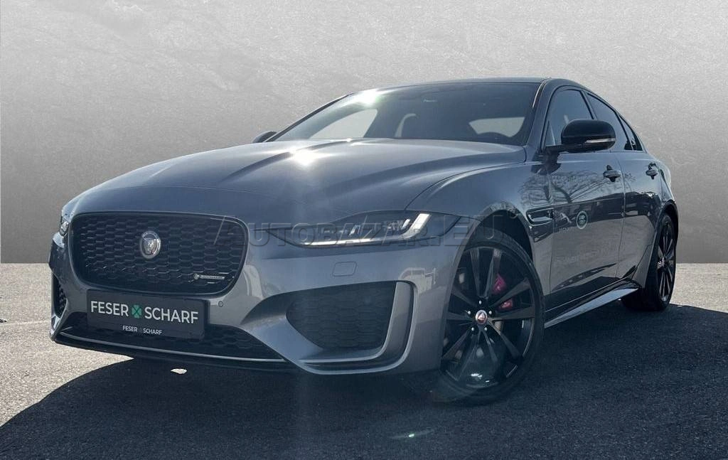 Jaguar XE 2.0D I4 D200 R-Dynamic Black AWD A/T