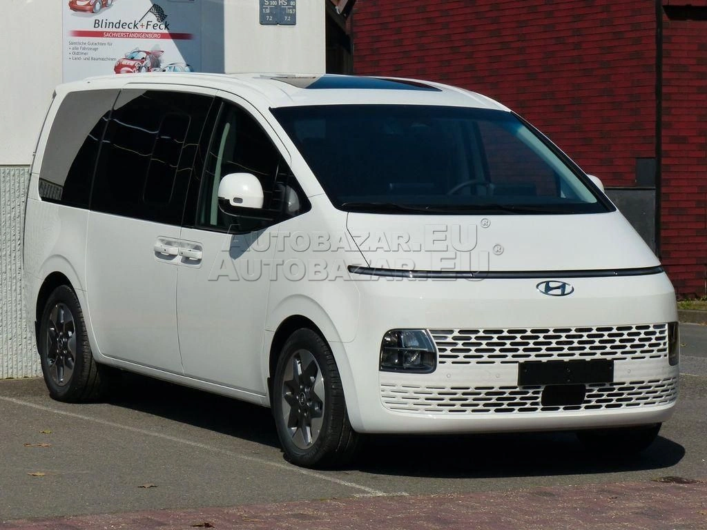 Hyundai Staria 2.2 CRDi 4x4 A/T