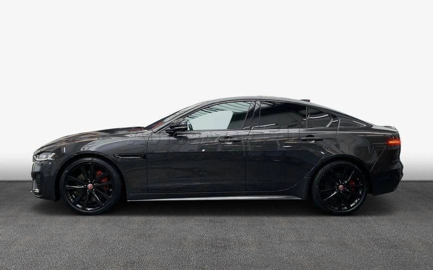 Jaguar XE 2.0D I4 D200 R-Dynamic SE A/T