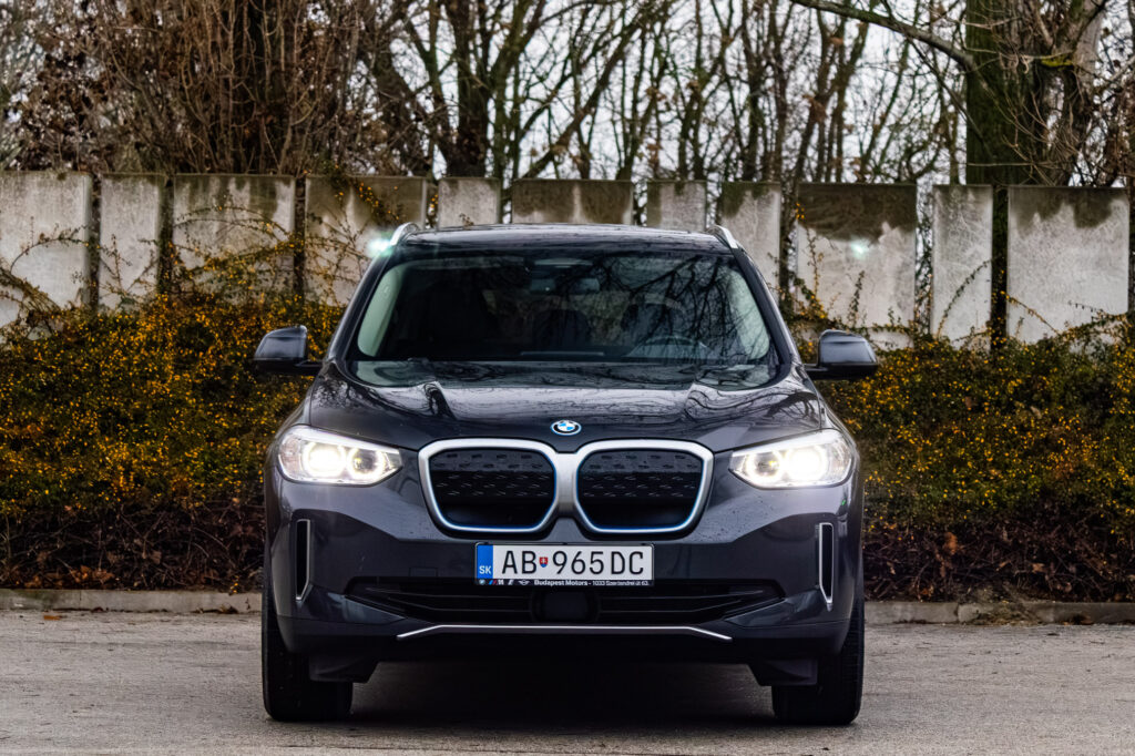 BMW iX3