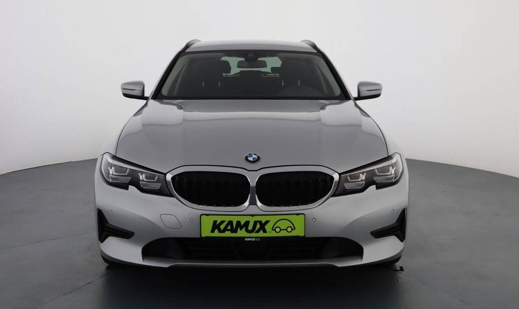 BMW Rad 3 Touring 330d  A/T