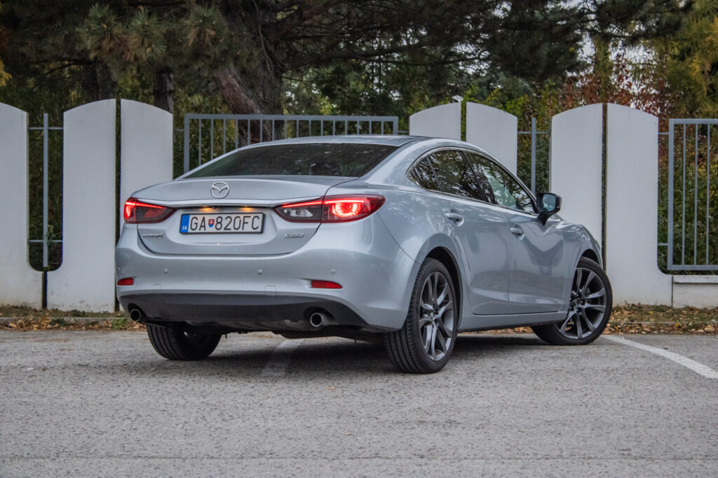 Mazda 6