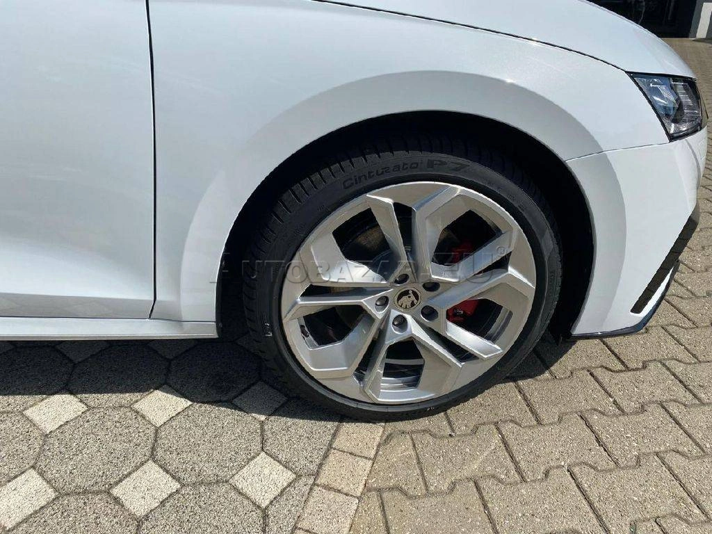 Škoda Octavia Combi 2.0 TDI DSG RS