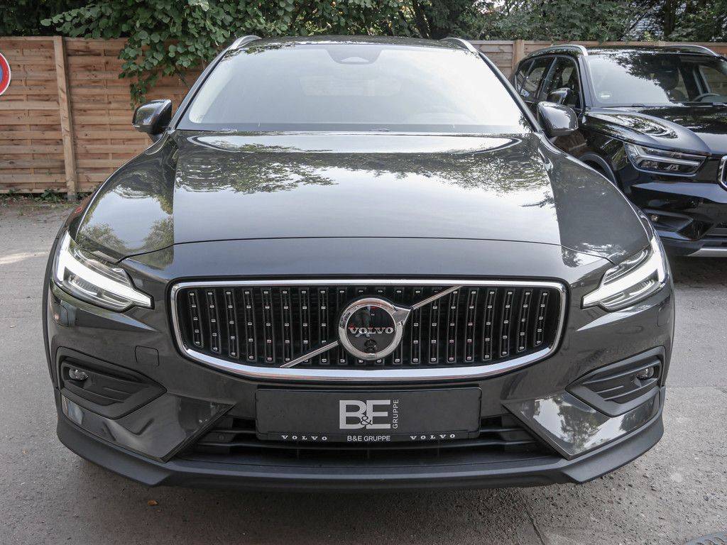 Volvo V60 CC B4 mHEV Plus A/T AWD