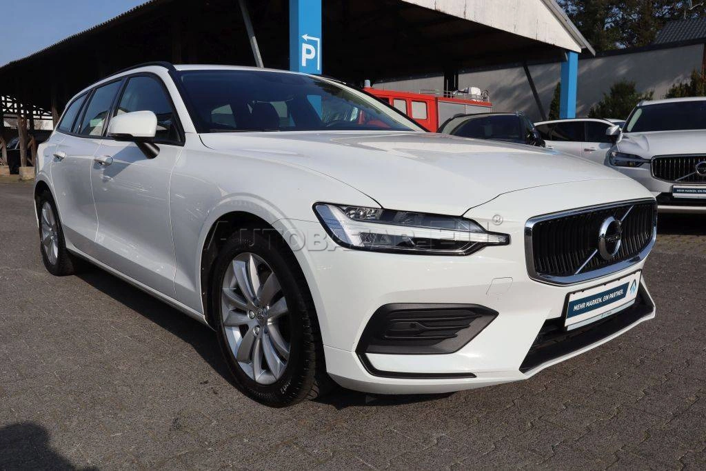 Volvo V60 B4 Momentum A/T