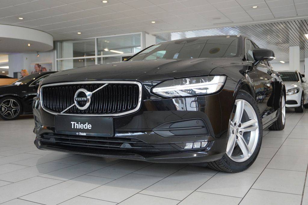 Volvo V90 2.0 D4 MOMENTUM PRO