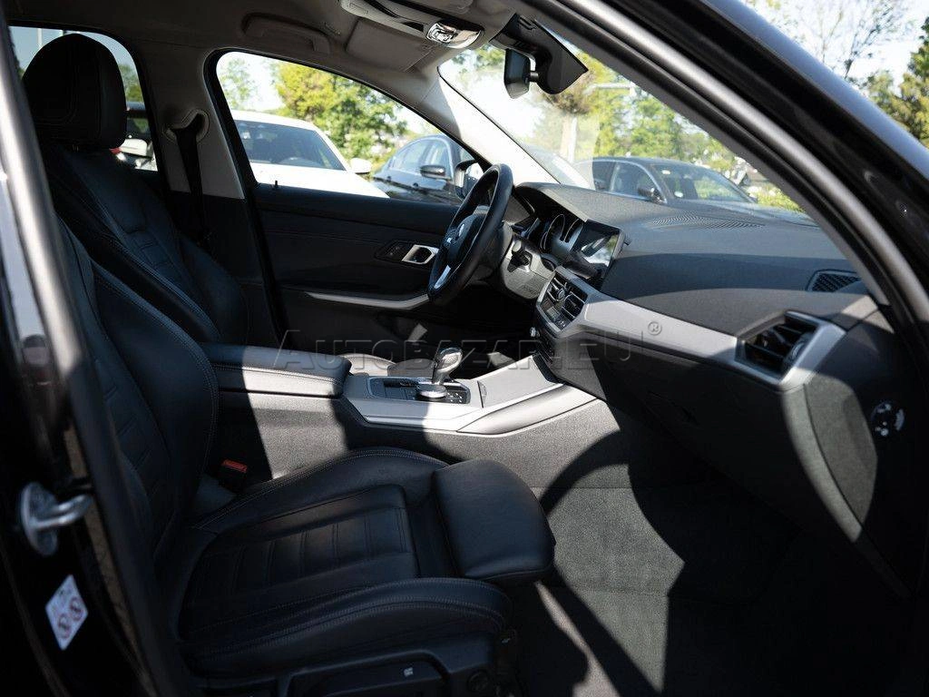 BMW Rad 3 Touring 330d  xDrive A/T