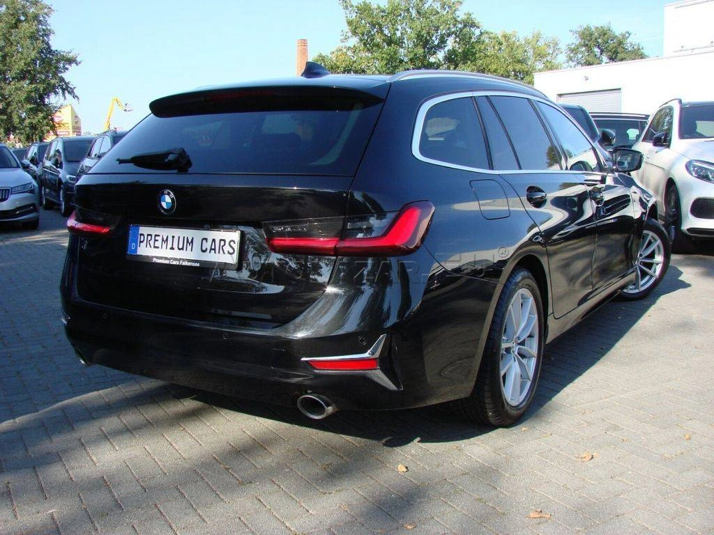 BMW Rad 3 Touring 330d  mHEV A/T