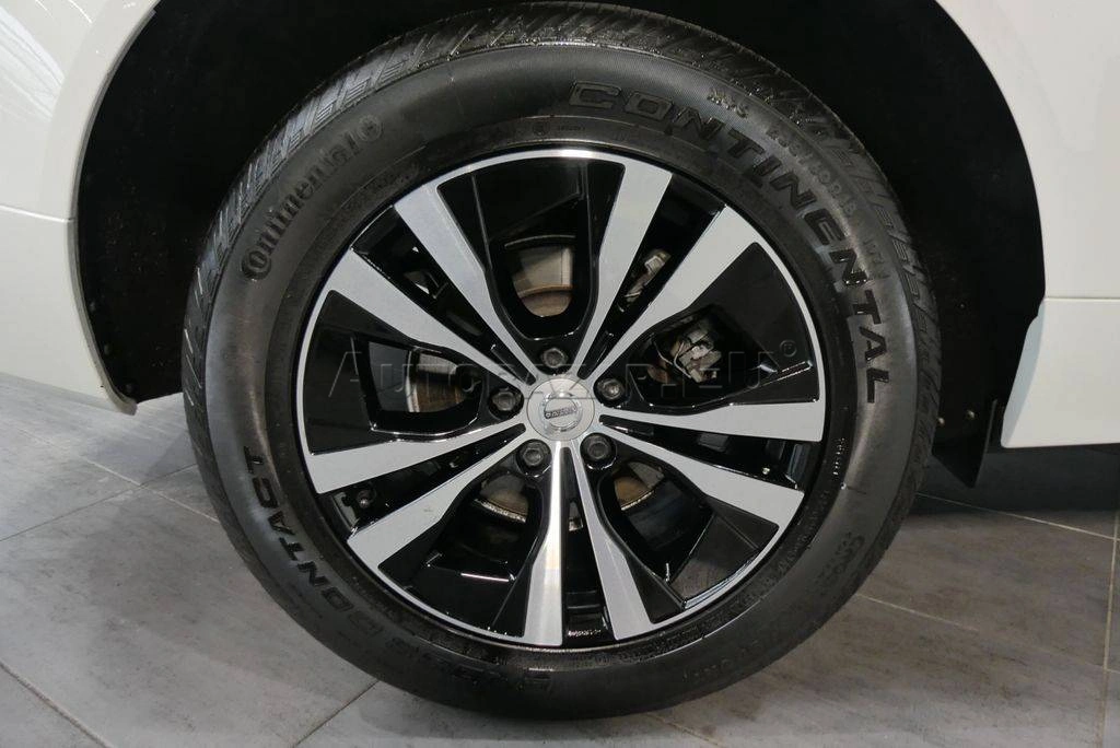 Volvo XC60 D4 Momentum Pro A/T