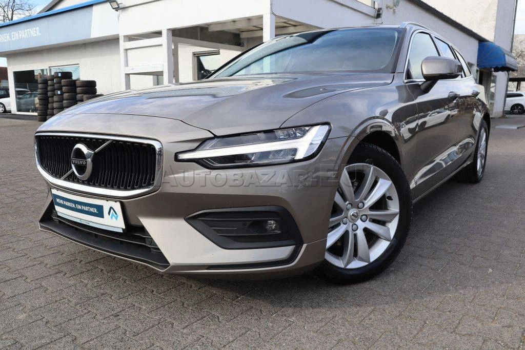 Volvo V60 B4 Momentum Pro A/T