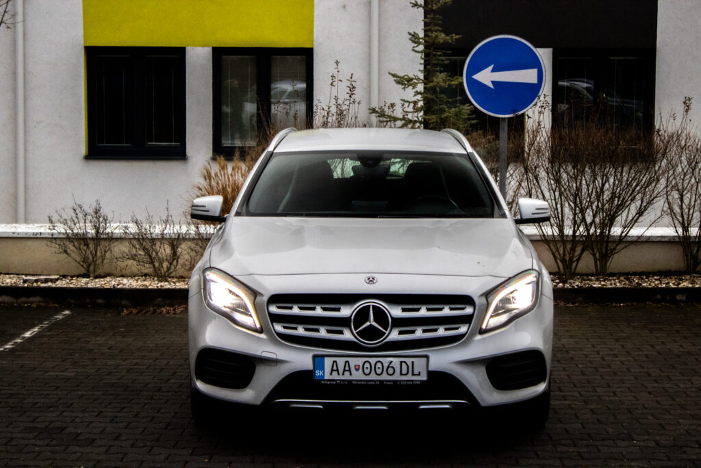 Mercedes-Benz GLA trieda