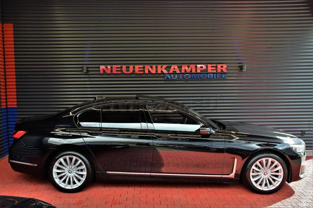 BMW Rad 7 750i xDrive A/T